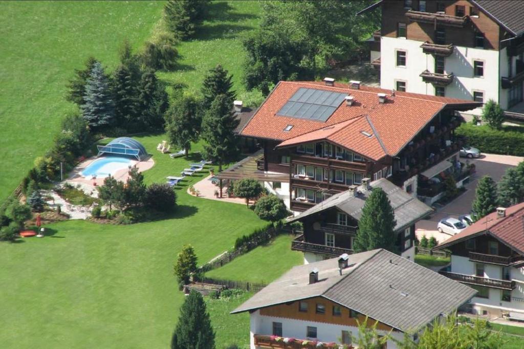 Haus Angela Hotel Sankt Jakob in Defereggen Bagian luar foto