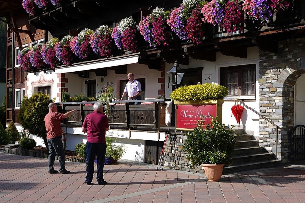 Haus Angela Hotel Sankt Jakob in Defereggen Bagian luar foto
